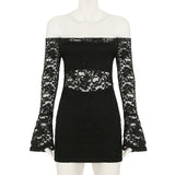 Vestido mini liso con hombros descubiertos, encaje y mangas largas acampanadas 