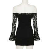 Vestido mini liso con hombros descubiertos, encaje y mangas largas acampanadas 