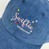Bestickte Lyric-Kappe "Swiftie"