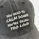 Bestickte Lyric-Kappe "Calm Down"