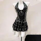 Ensemble mini-jupe plissée en cuir PU avec rivets et anneau licou 