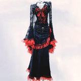 Robe longue plissée en dentelle à manches longues évasées et nœud papillon 