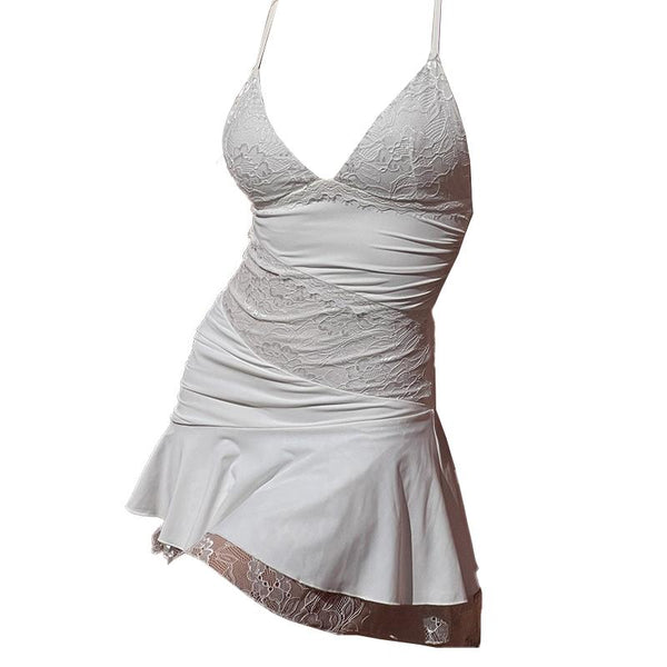 Mini-robe unie froncée à col en V et ourlet en dentelle 