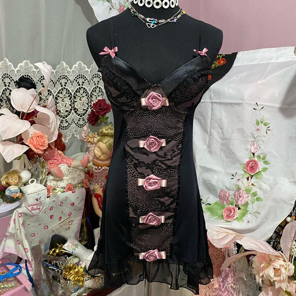 Robe courte à imprimé léopard avec nœud papillon et ourlet en dentelle et col en V 