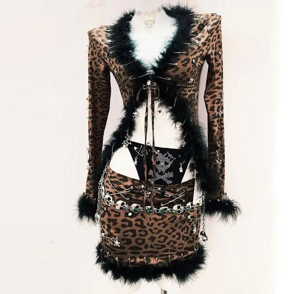 Ensemble mini-jupe à manches longues et col en V avec plumes à imprimé léopard 