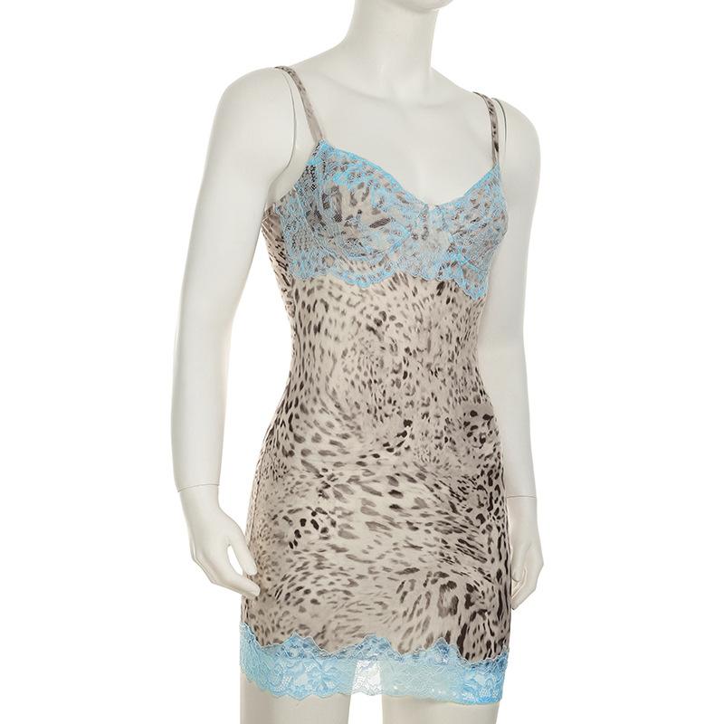Mini-robe camisole à imprimé léopard, col en V, ourlet en dentelle 