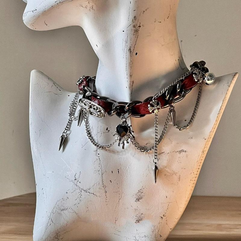 Rivet heart decor PU leather choker necklace
