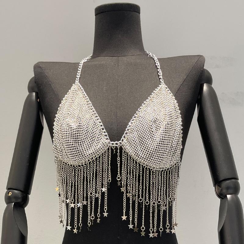 Top con borlas, cuello en V, cuentas y cadena de metal 