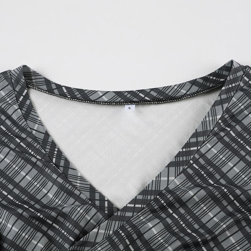 Top de manga larga con estampado de rayas, cuello en V y lazo 