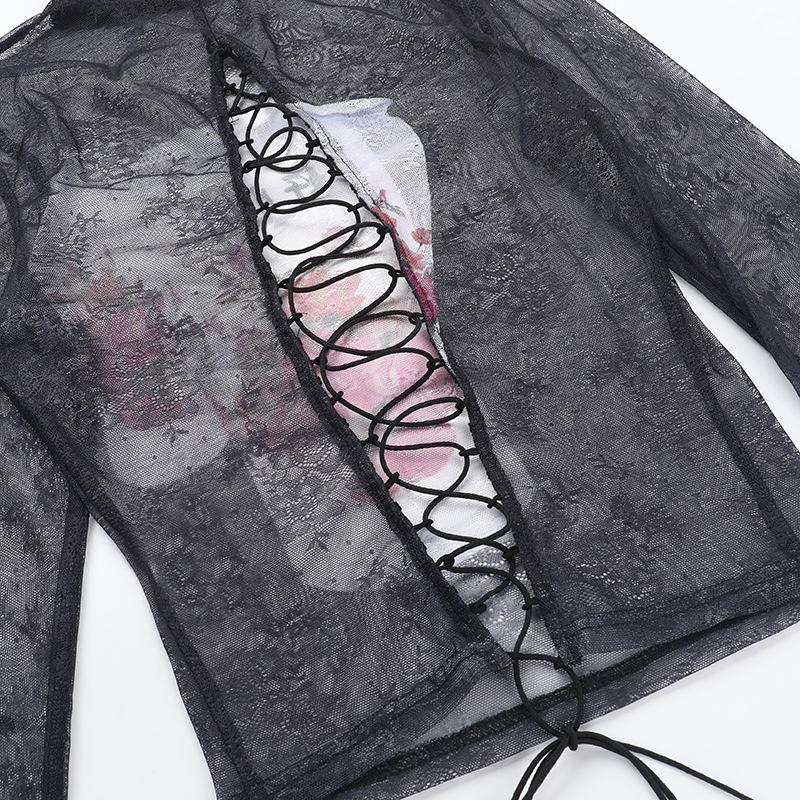 Haut à manches longues, col haut, lacets, maille transparente imprimée 