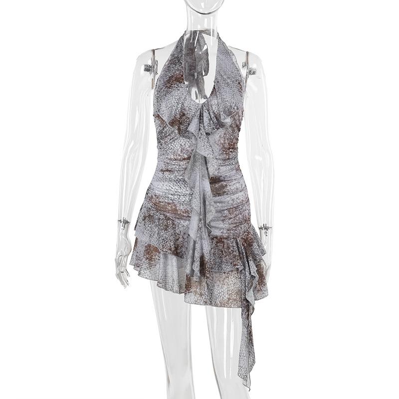 Mini-robe froncée à volants et imprimé peau de serpent, dos nu et à nouer soi-même 
