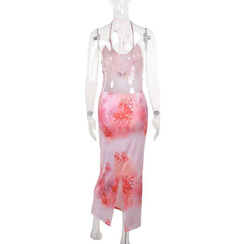 Vestido largo con escote halter, estampado de mariposas y abertura 