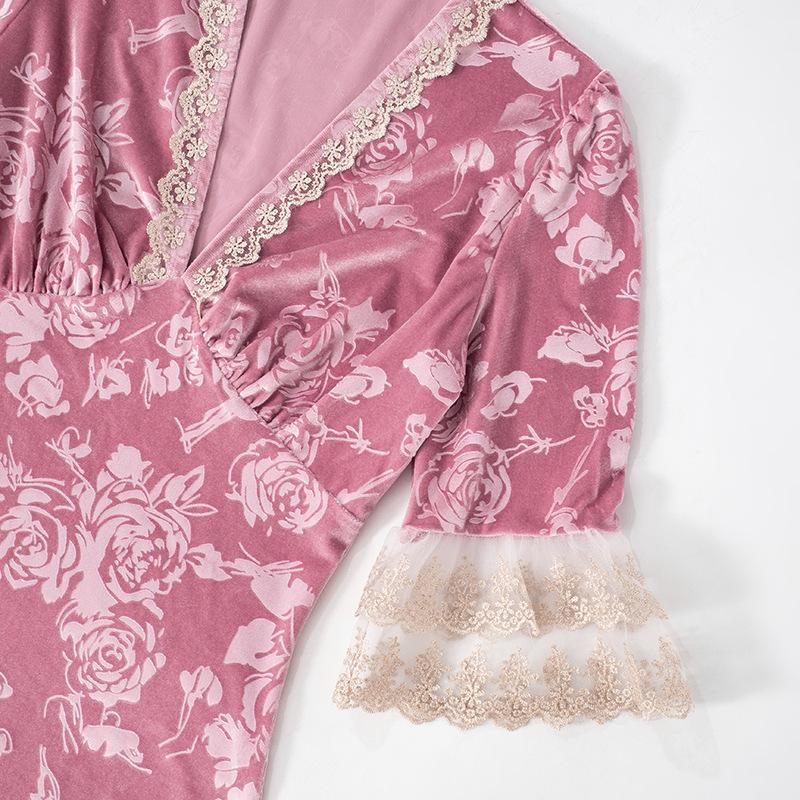 Vestido largo de terciopelo con estampado floral, escote en V y dobladillo de encaje 
