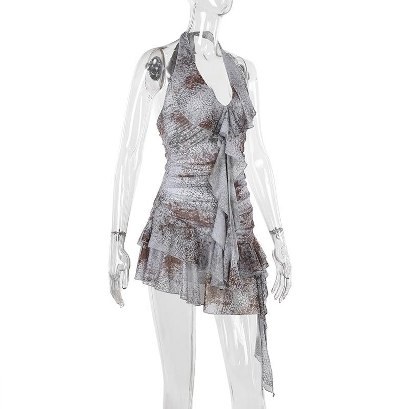 Mini-robe froncée à volants et imprimé peau de serpent, dos nu et à nouer soi-même 
