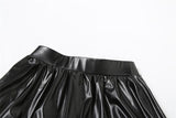 Conjunto de minifalda fruncida irregular de cuero PU con un hombro 