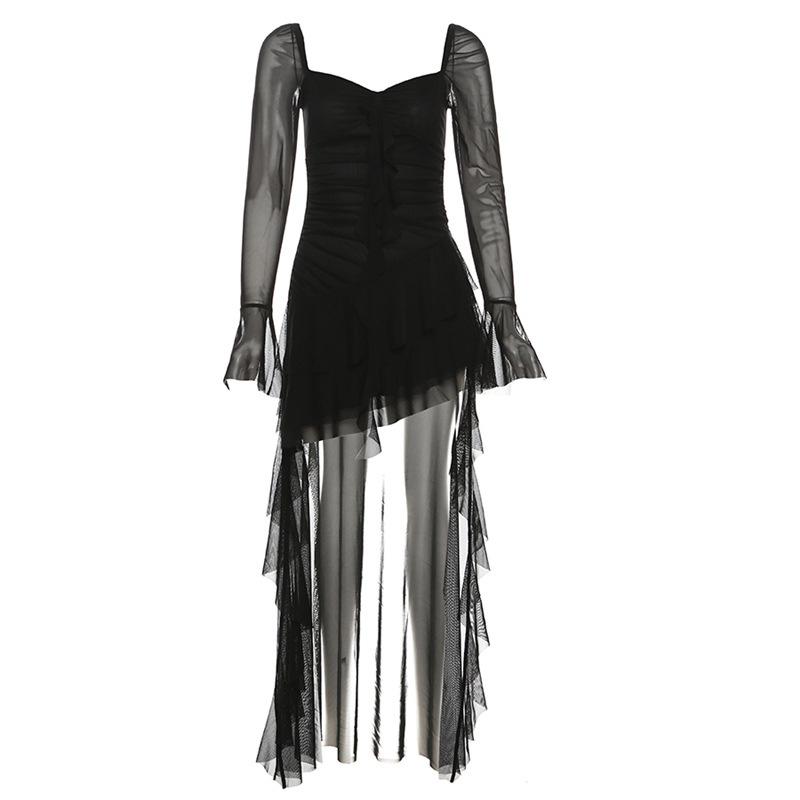 Mini-robe froncée en maille irrégulière à manches longues évasées 