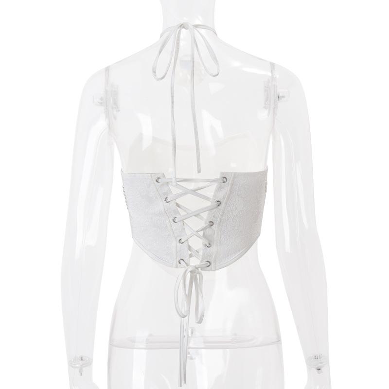 Top de tubo con apliques de flores, cordones y cuentas 