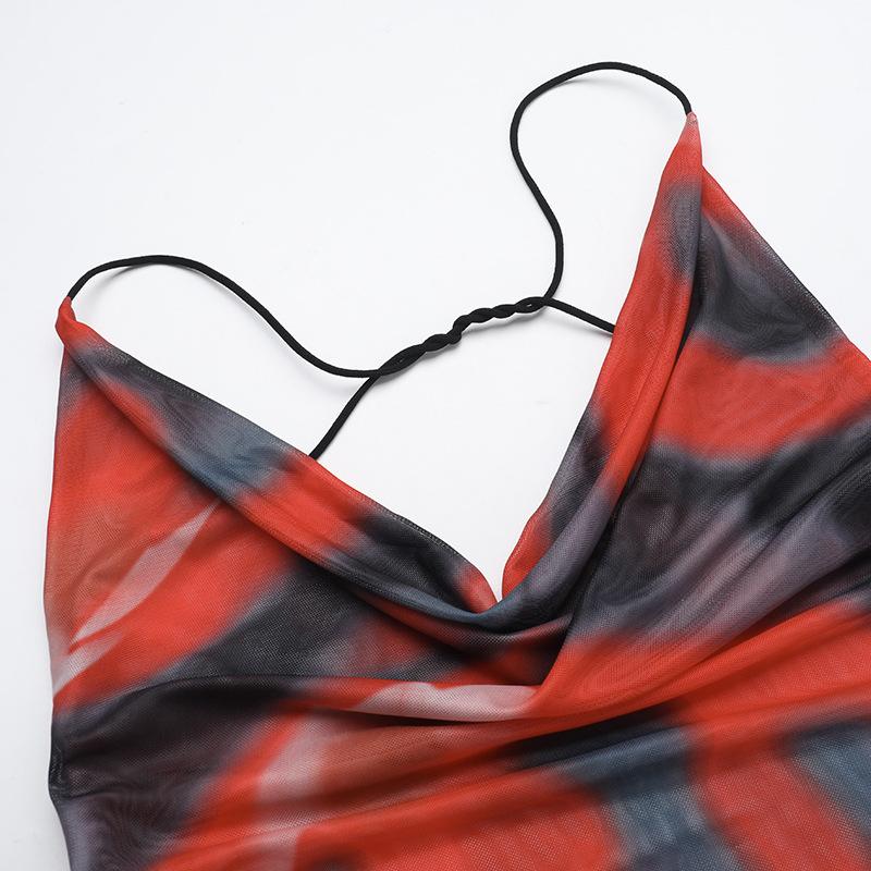 Vestido largo con tirantes finos, estampado de malla transparente y cuello vuelto 