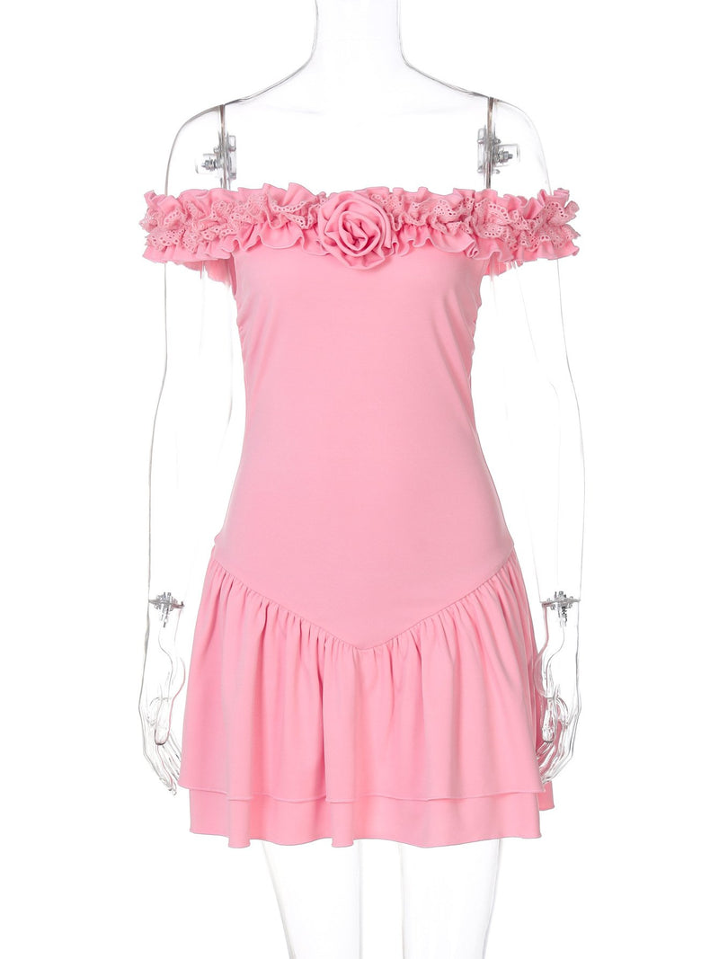 Vestido mini fruncido con volantes y apliques de flores en los hombros 