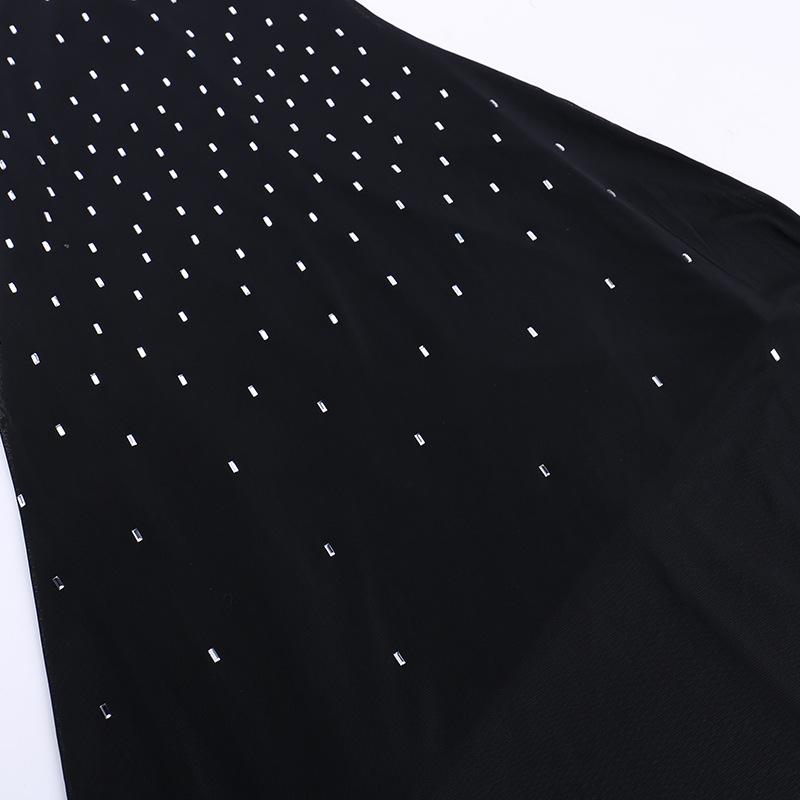 Vestido largo camisola sin espalda con cuentas y cuello en U de malla 
