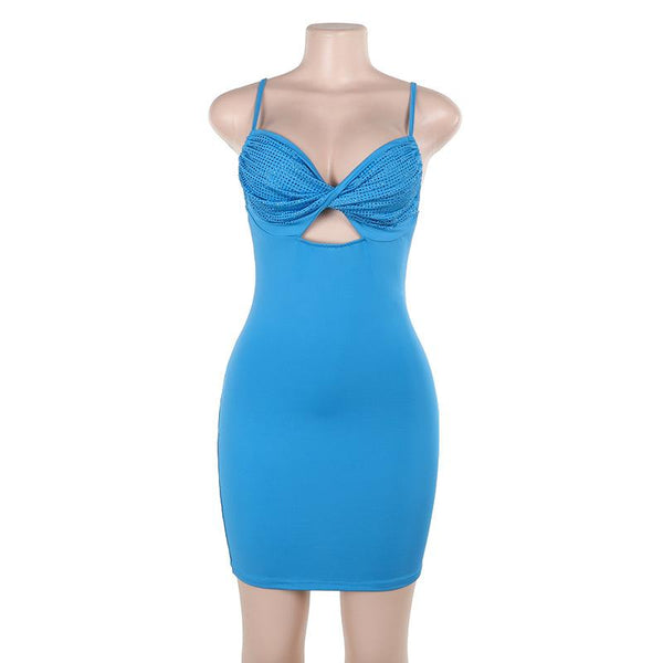 Mini-robe camisole dos nu froncée à col en V ajouré 