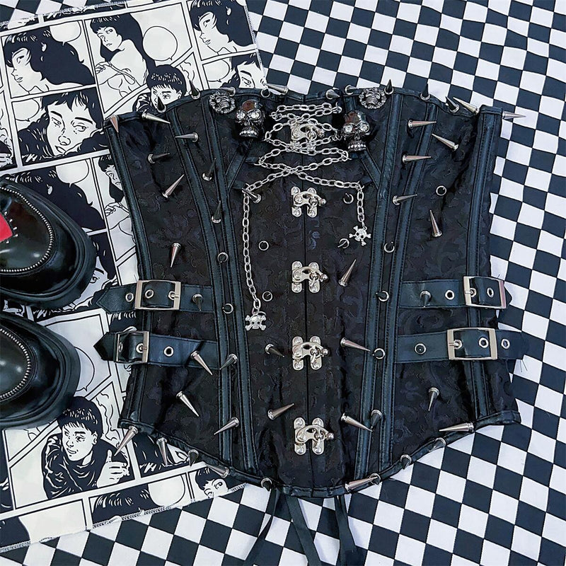 Top de tubo con cordones, hebilla y estampado de calavera con cadena de metal 