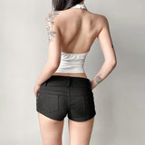 Top sin espalda con estampado de encaje y botones halter 