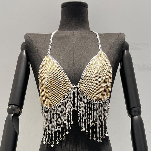 Top con borlas, cuello en V, cuentas y cadena de metal 