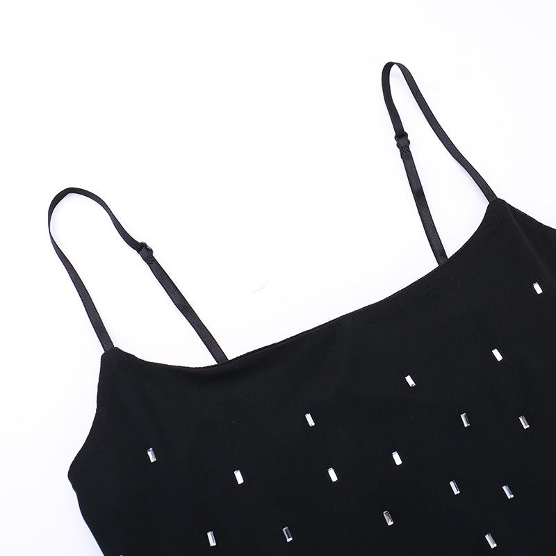 Vestido largo camisola sin espalda con cuentas y cuello en U de malla 