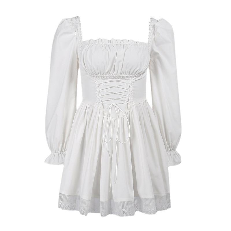 Vestido mini de manga larga con fruncido y dobladillo de encaje 