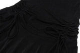 Mini-robe froncée à manches longues évasées et épaules dénudées 