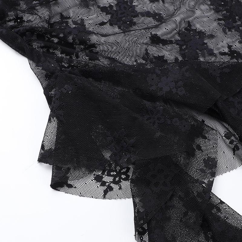Vestido mini de tubo irregular con apliques cruzados de encaje 
