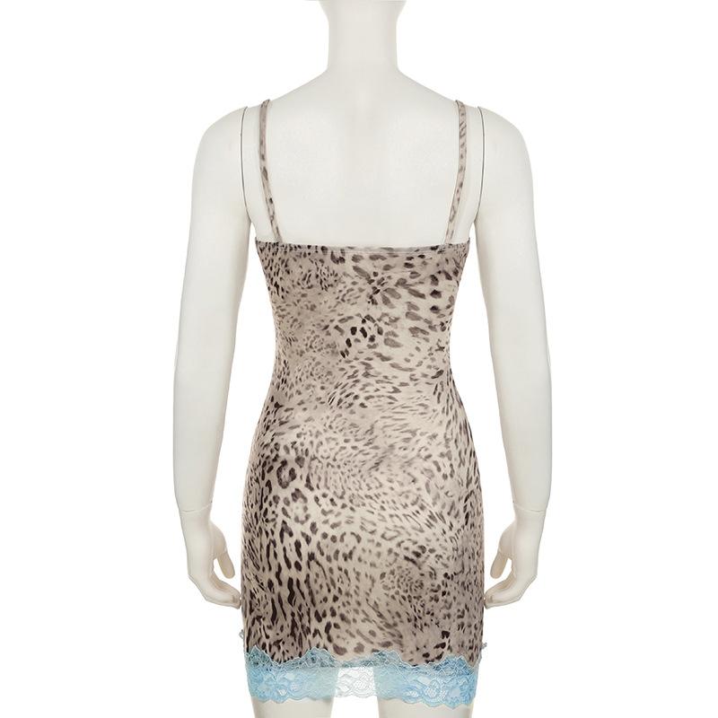 Mini-robe camisole à imprimé léopard, col en V, ourlet en dentelle 