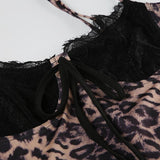 Vestido mini de tirantes con estampado de leopardo y dobladillo de encaje con escote en V 