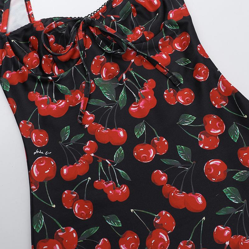 Minivestido sin espalda con estampado de cerezas y cuello en V 
