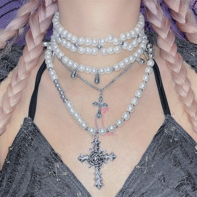 Collier en métal avec chaîne et décoration en croix perlée, lot de 3
