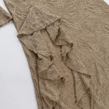 Robe midi texturée fendue à manches longues évasées et épaules dénudées 