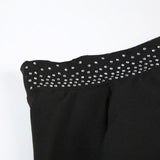 Mini-robe froncée à épaules dénudées et manches longues avec perles 
