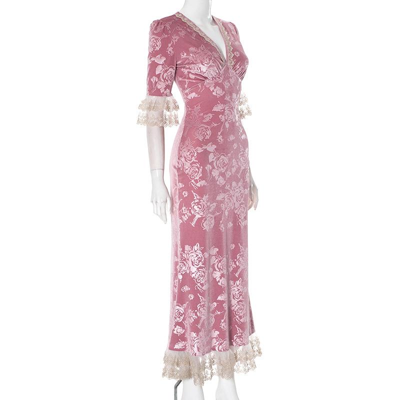 Vestido largo de terciopelo con estampado floral, escote en V y dobladillo de encaje 