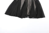 Vestido mini de tirantes finos con cuello en V, malla con lazo y plumas 