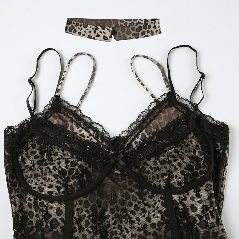 Top camisola sin espalda con estampado de leopardo, cuello en V y dobladillo de encaje 