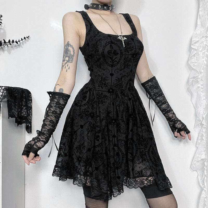 Mini-robe imprimée à ourlet en dentelle et col carré froncé 