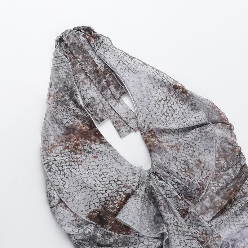Mini-robe froncée à volants et imprimé peau de serpent, dos nu et à nouer soi-même 