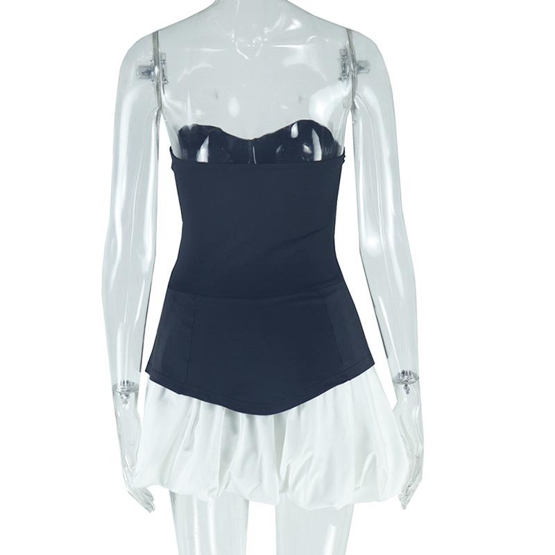 Vestido mini de tubo con espalda descubierta y diseño de patchwork con cuello de corazón 