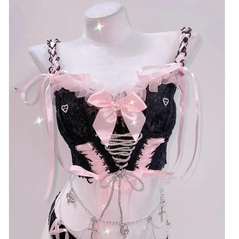 Top de tirantes con cuello en V y cinta con lazo 