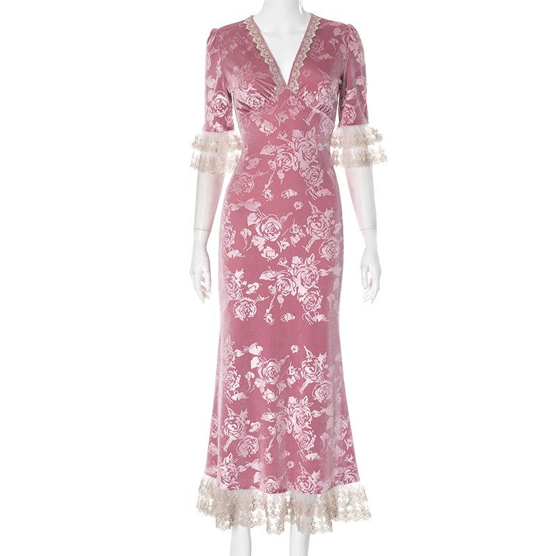 Vestido largo de terciopelo con estampado floral, escote en V y dobladillo de encaje 
