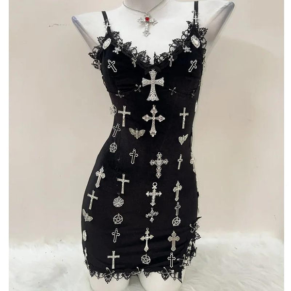 Mini-robe camisole à col en V et nœud papillon avec appliques croisées 