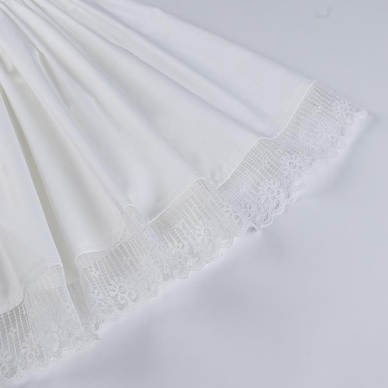 Vestido mini de manga larga con fruncido y dobladillo de encaje 