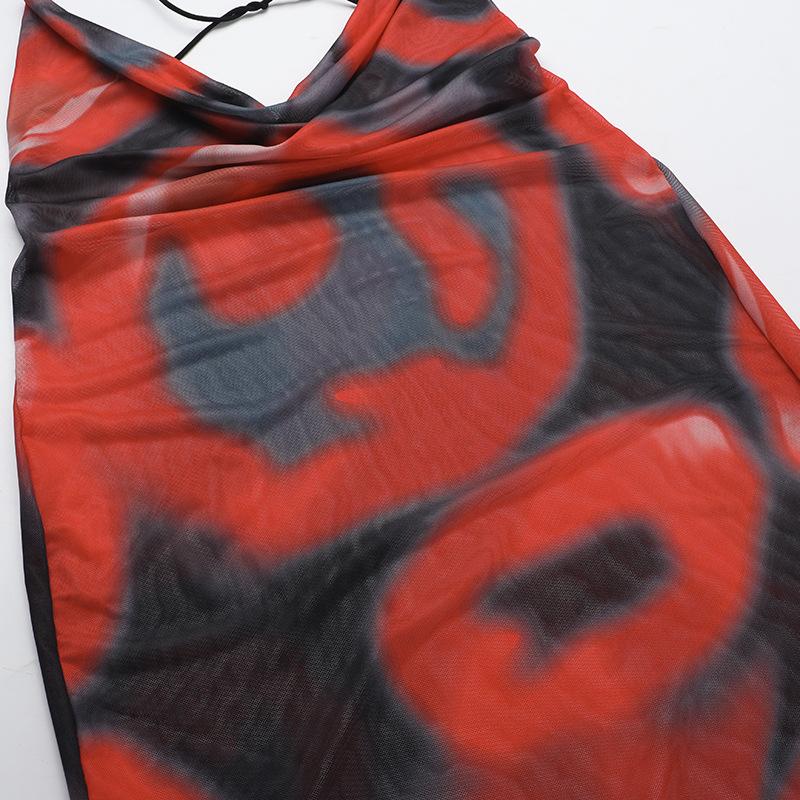 Vestido largo con tirantes finos, estampado de malla transparente y cuello vuelto 