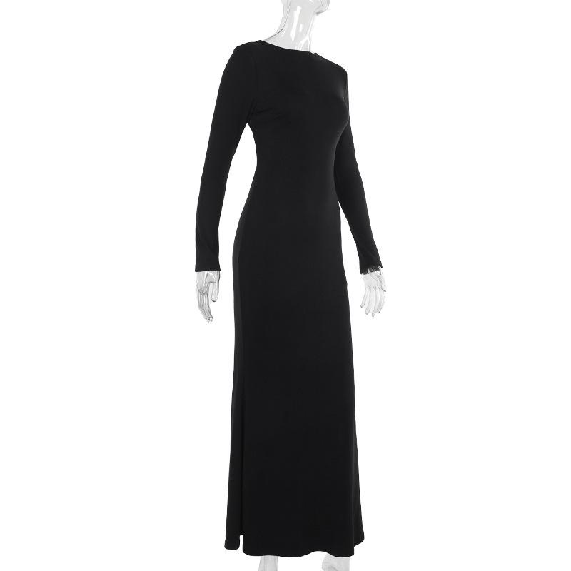 Vestido largo de cuello redondo con hebilla calada y manga larga 